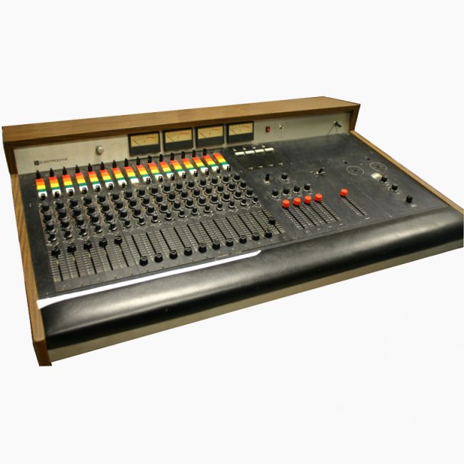 ELE | 1204 Console (Sinatra)