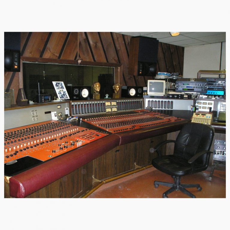 QEE | Custom Console (A&M)